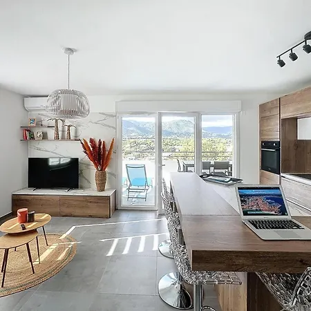 Apartment Avec Tres Jolie Vue