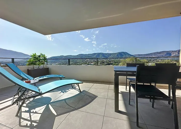 Avec Tres Jolie Vue Apartment *