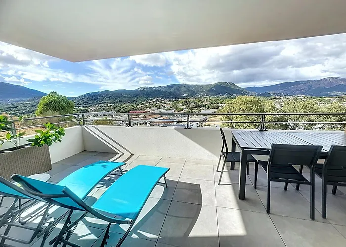 Avec Tres Jolie Vue *